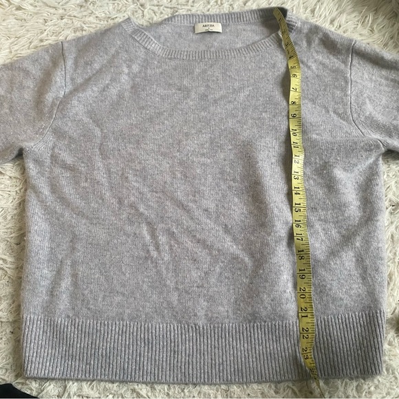 Aritzia Essential Cashmere Relaxed Boatneck Sweater - Picture 5 of 11